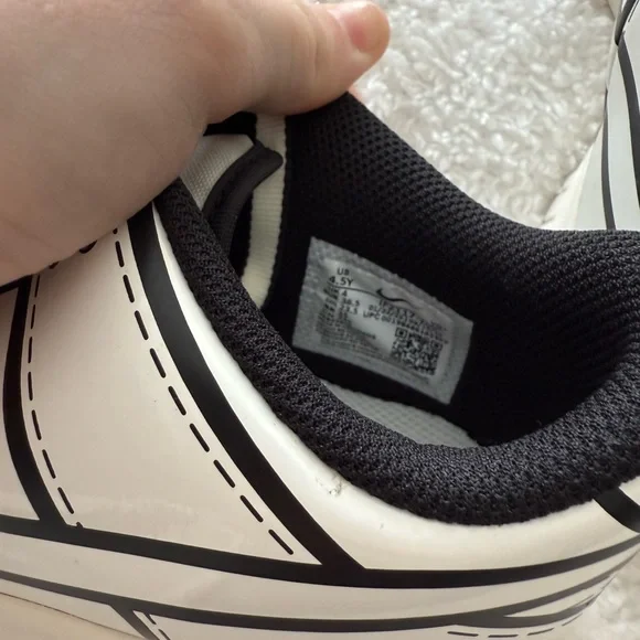 NWT Nike Lego edition sneakers - Picture 4 of 5